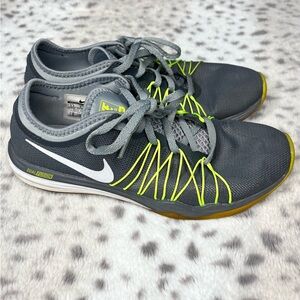 Womens Nike Dual Fusion TR Hit Shoe Size 6.5